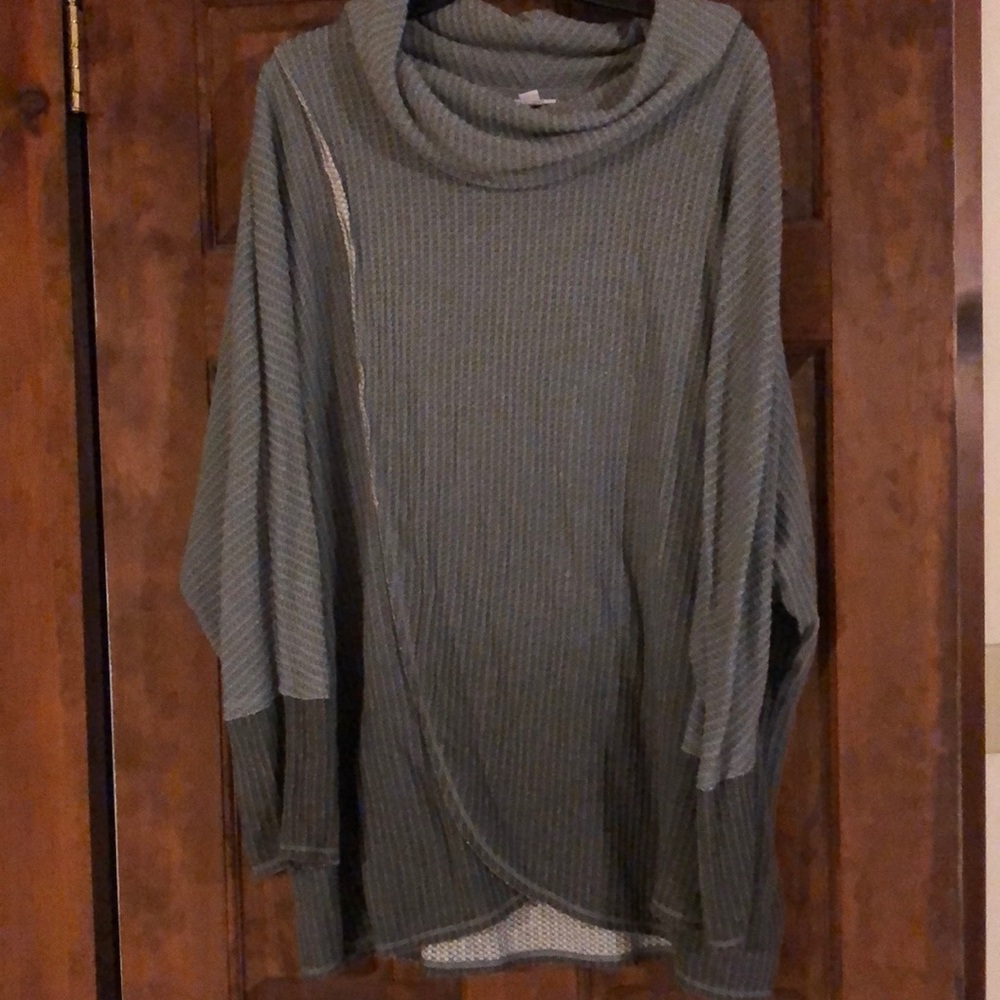 Lularoe Kristen sweater 💙